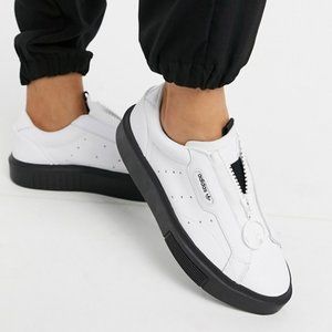 Adidas SuperSleek Size 8.5 zipper Super Sleek